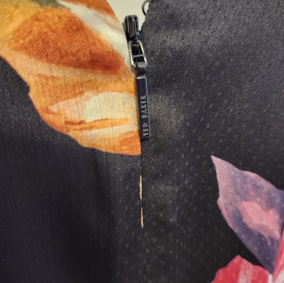 Ted Baker Ossiee Rhubarb Floral Black Flared Sleeves Midi Dress Womens Size 4 - Picture 5 of 5